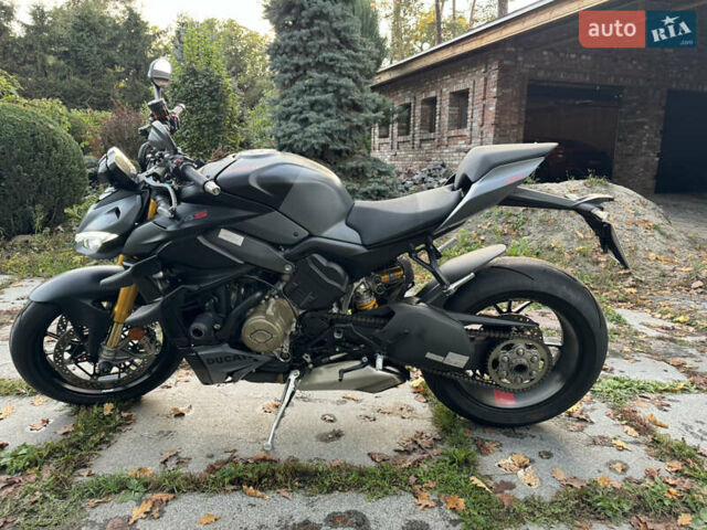 Серый Дукати Стритфайтер, объемом двигателя 1.1 л и пробегом 13 тыс. км за 25500 $, фото 16 на Automoto.ua