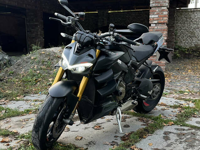 Серый Дукати Стритфайтер, объемом двигателя 1.1 л и пробегом 13 тыс. км за 25500 $, фото 2 на Automoto.ua