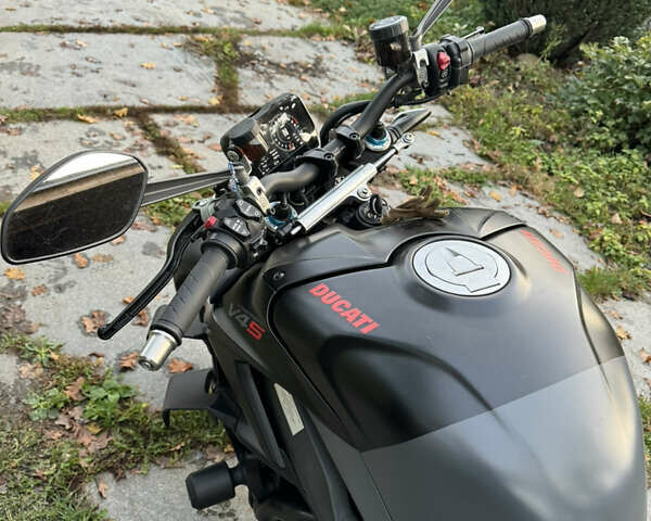 Серый Дукати Стритфайтер, объемом двигателя 1.1 л и пробегом 13 тыс. км за 25500 $, фото 10 на Automoto.ua