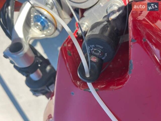 Дукаті Супєрспорт 2017 у Дніпро (Дніпропетровську) на Automoto.ua Червоний Дукаті Супєрспорт, об'ємом двигуна 0.9 л та пробігом 8 тис. км за 10400 $, фото 5 на Automoto.ua