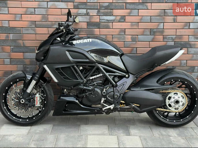 Дукати Diavel 1200 2014 в Днепре (Днепропетровске) на Automoto.ua Черный Дукати Diavel 1200, объемом двигателя 1.2 л и пробегом 24 тыс. км за 5700 $, фото 3 на Automoto.ua