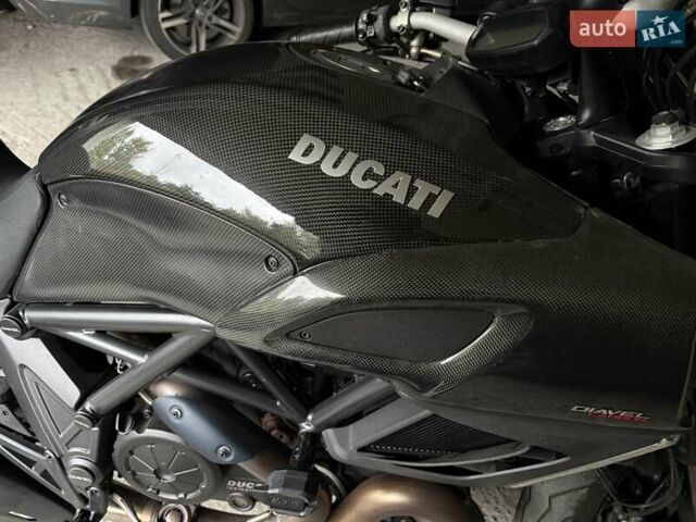Серый Дукати Diavel 1200, объемом двигателя 1.2 л и пробегом 39 тыс. км за 11000 $, фото 1 на Automoto.ua