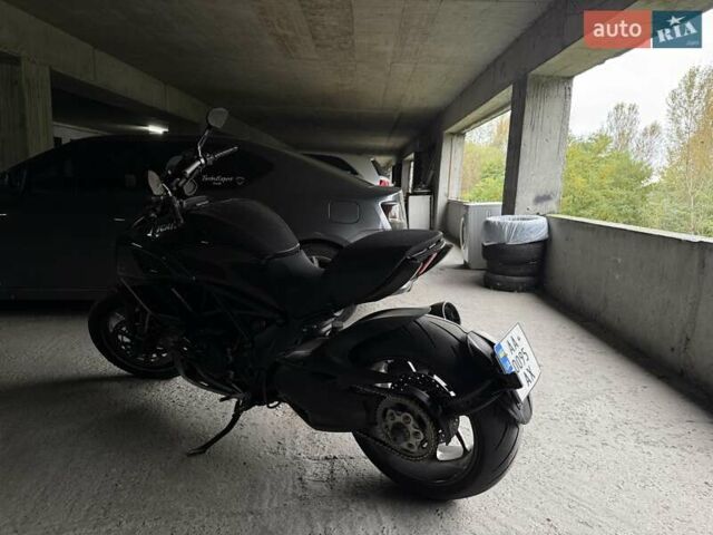 Серый Дукати Diavel 1200, объемом двигателя 1.2 л и пробегом 39 тыс. км за 11000 $, фото 2 на Automoto.ua