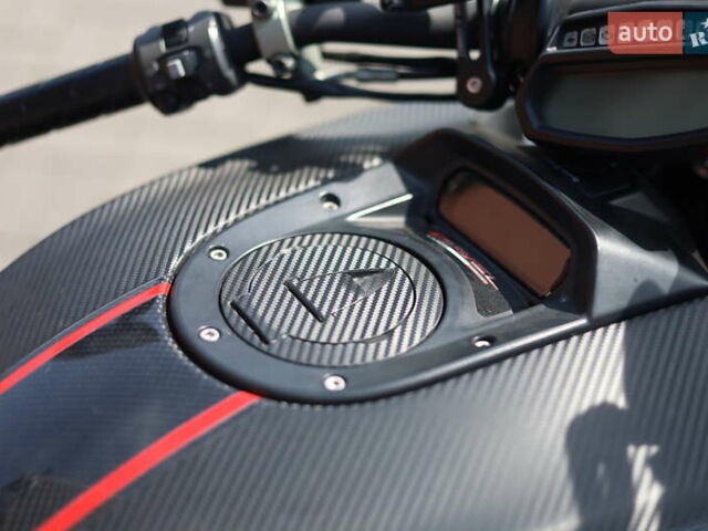 Чорний Дукаті Diavel 1200 Carbon, об'ємом двигуна 1.2 л та пробігом 13 тис. км за 16990 $, фото 21 на Automoto.ua