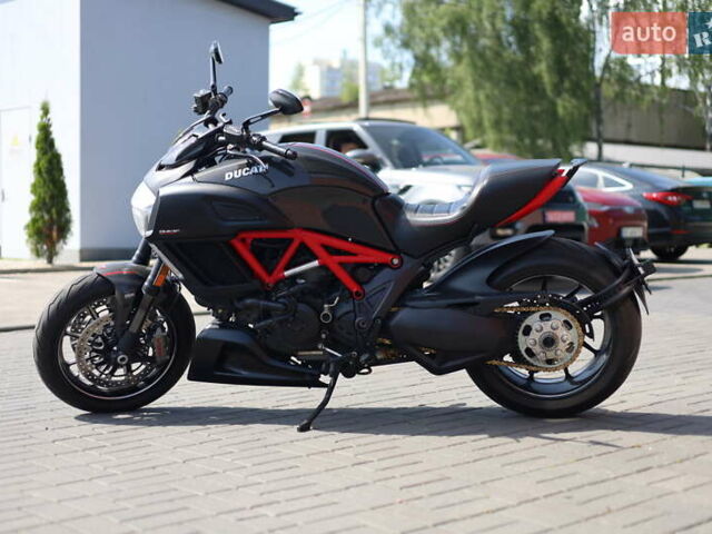Чорний Дукаті Diavel 1200 Carbon, об'ємом двигуна 1.2 л та пробігом 13 тис. км за 16990 $, фото 3 на Automoto.ua