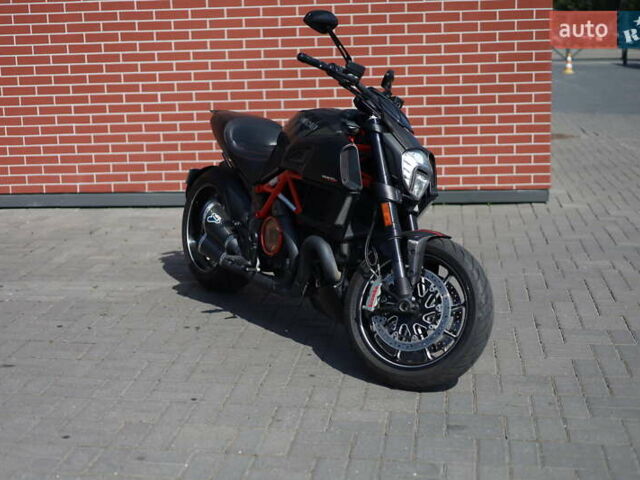 Чорний Дукаті Diavel 1200 Carbon, об'ємом двигуна 1.2 л та пробігом 13 тис. км за 16990 $, фото 8 на Automoto.ua