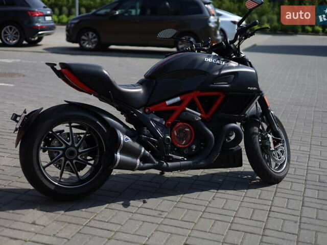 Чорний Дукаті Diavel 1200 Carbon, об'ємом двигуна 1.2 л та пробігом 13 тис. км за 16990 $, фото 5 на Automoto.ua