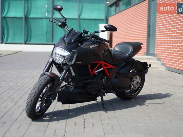 Чорний Дукаті Diavel 1200 Carbon, об'ємом двигуна 1.2 л та пробігом 13 тис. км за 16990 $, фото 2 на Automoto.ua