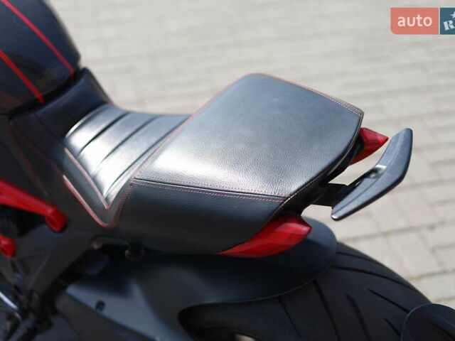 Чорний Дукаті Diavel 1200 Carbon, об'ємом двигуна 1.2 л та пробігом 13 тис. км за 16990 $, фото 19 на Automoto.ua