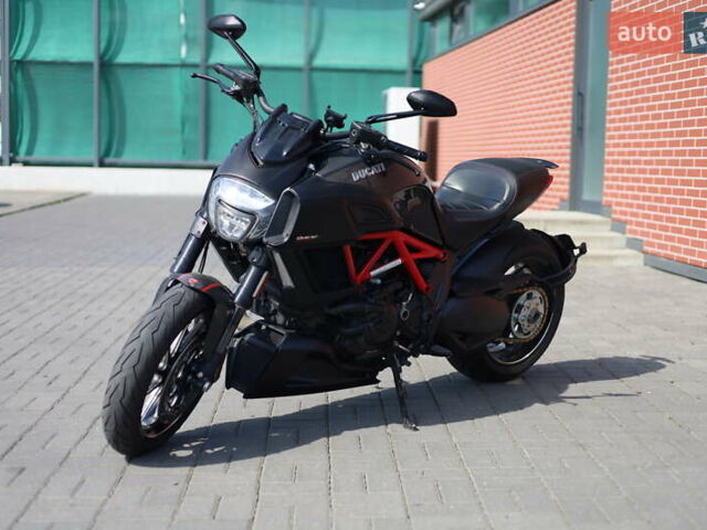 Чорний Дукаті Diavel 1200 Carbon, об'ємом двигуна 1.2 л та пробігом 13 тис. км за 16990 $, фото 1 на Automoto.ua