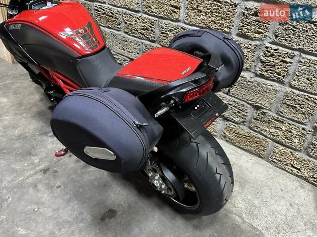Дукати Diavel 1200 Carbon, объемом двигателя 0 л и пробегом 8 тыс. км за 10500 $, фото 9 на Automoto.ua