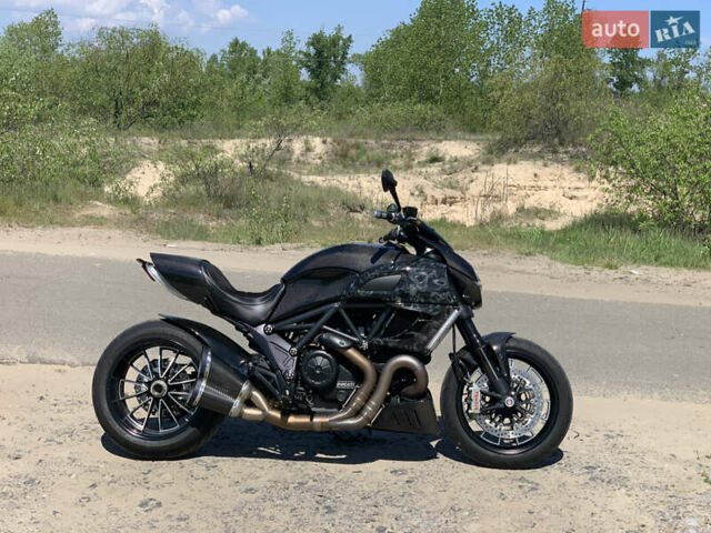 Дукати Diavel 1200 Carbon 2013 в Киеве на Automoto.ua Дукати Diavel 1200 Carbon, объемом двигателя 0 л и пробегом 13 тыс. км за 14500 $, фото 2 на Automoto.ua