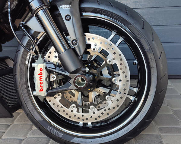 Белый Дукати Diavel AMG, объемом двигателя 1.2 л и пробегом 15 тыс. км за 12900 $, фото 9 на Automoto.ua