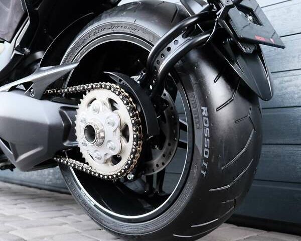 Белый Дукати Diavel AMG, объемом двигателя 1.2 л и пробегом 27 тыс. км за 11800 $, фото 9 на Automoto.ua