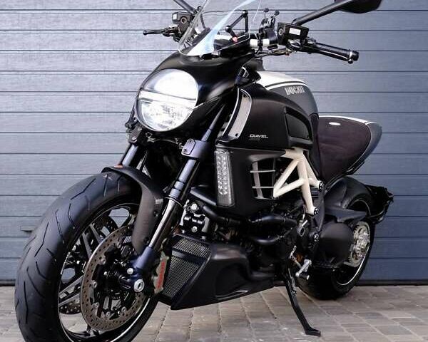Белый Дукати Diavel AMG, объемом двигателя 1.2 л и пробегом 20 тыс. км за 13900 $, фото 2 на Automoto.ua