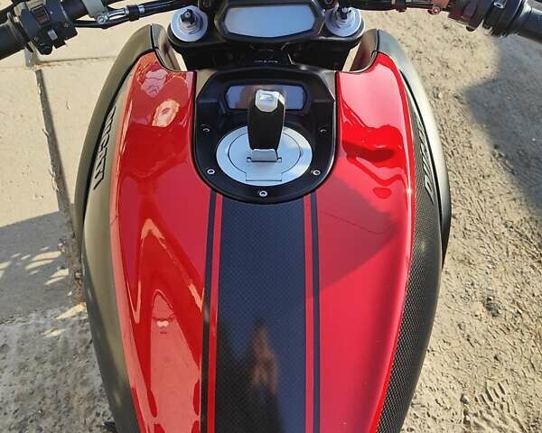 Красный Дукати Diavel Carbon, объемом двигателя 1.2 л и пробегом 24 тыс. км за 9500 $, фото 5 на Automoto.ua