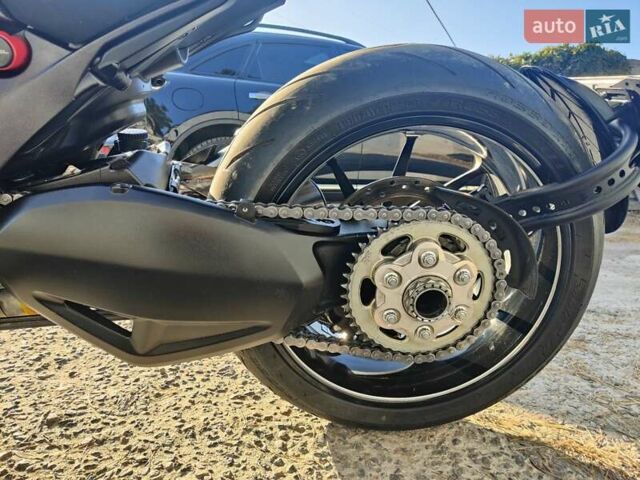 Красный Дукати Diavel Carbon, объемом двигателя 1.2 л и пробегом 24 тыс. км за 9500 $, фото 12 на Automoto.ua