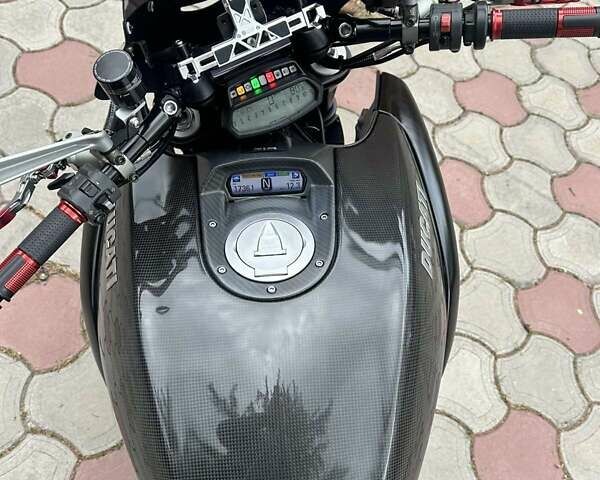 Дукати Diavel Carbon, объемом двигателя 0 л и пробегом 17 тыс. км за 10900 $, фото 3 на Automoto.ua