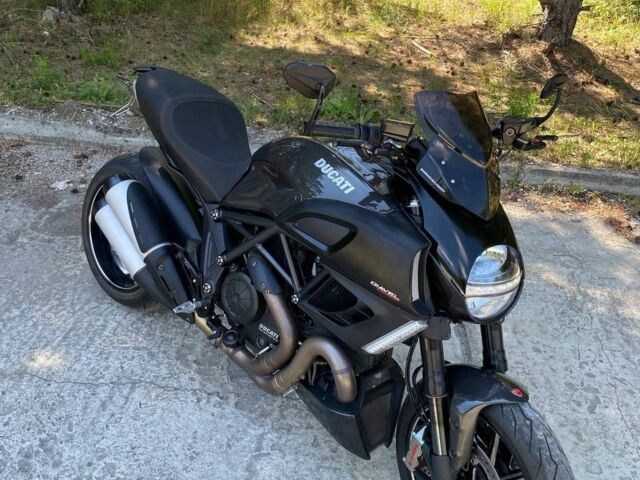 Дукати Diavel Carbon, объемом двигателя 1.25 л и пробегом 0 тыс. км за 5300 $, фото 4 на Automoto.ua