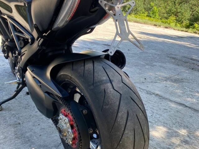 Дукати Diavel Carbon, объемом двигателя 1.25 л и пробегом 0 тыс. км за 5300 $, фото 7 на Automoto.ua