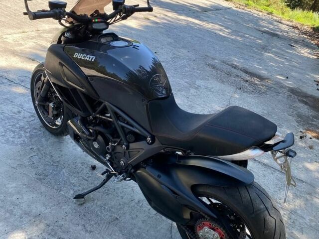 Дукати Diavel Carbon, объемом двигателя 1.25 л и пробегом 0 тыс. км за 5300 $, фото 9 на Automoto.ua