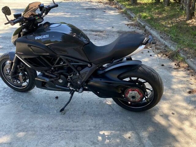Дукати Diavel Carbon, объемом двигателя 1.25 л и пробегом 0 тыс. км за 5300 $, фото 5 на Automoto.ua