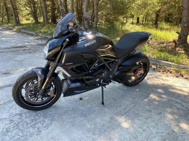 Дукати Diavel Carbon, объемом двигателя 1.25 л и пробегом 0 тыс. км за 5300 $, фото 3 на Automoto.ua
