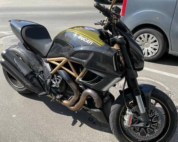 Дукаті Diavel Carbon, об'ємом двигуна 0 л та пробігом 22 тис. км за 16000 $, фото 5 на Automoto.ua