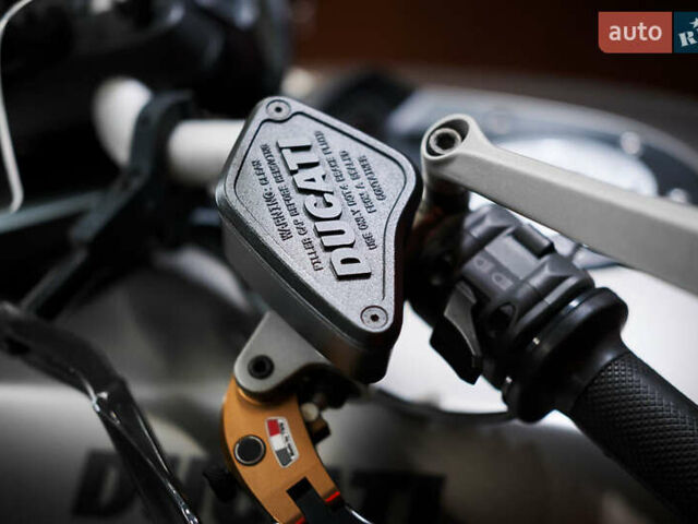 Дукати Diavel Strada, объемом двигателя 1.2 л и пробегом 12 тыс. км за 12000 $, фото 16 на Automoto.ua
