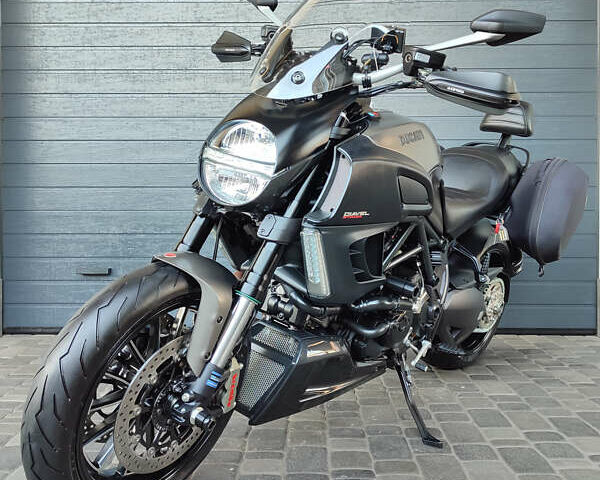 Серый Дукати Diavel Strada, объемом двигателя 1.2 л и пробегом 15 тыс. км за 11500 $, фото 6 на Automoto.ua