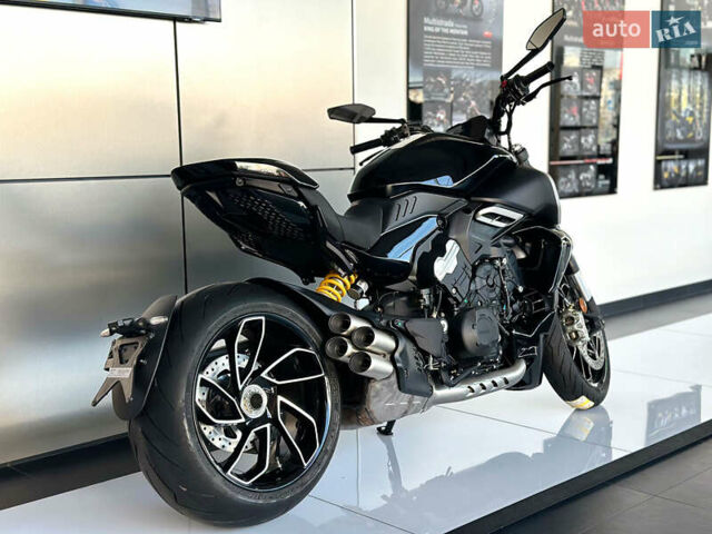 Черный Дукати Diavel V4 1158, объемом двигателя 1.16 л и пробегом 1 тыс. км за 32000 $, фото 8 на Automoto.ua