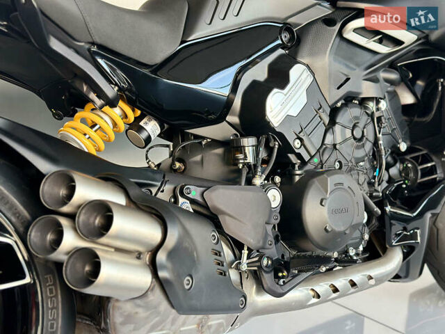 Черный Дукати Diavel V4 1158, объемом двигателя 1.16 л и пробегом 1 тыс. км за 32000 $, фото 10 на Automoto.ua