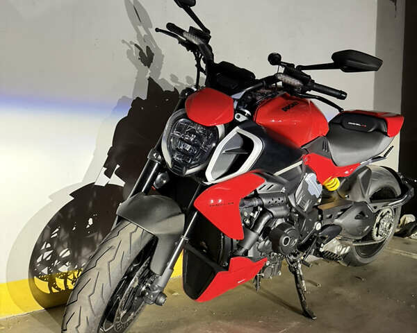 Красный Дукати Diavel V4 1158, объемом двигателя 1.2 л и пробегом 7 тыс. км за 27500 $, фото 2 на Automoto.ua