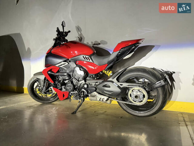 Красный Дукати Diavel V4 1158, объемом двигателя 1.2 л и пробегом 7 тыс. км за 27500 $, фото 1 на Automoto.ua