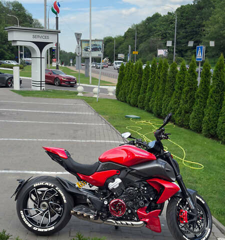 Красный Дукати Diavel V4 1158, объемом двигателя 0 л и пробегом 7 тыс. км за 31000 $, фото 1 на Automoto.ua