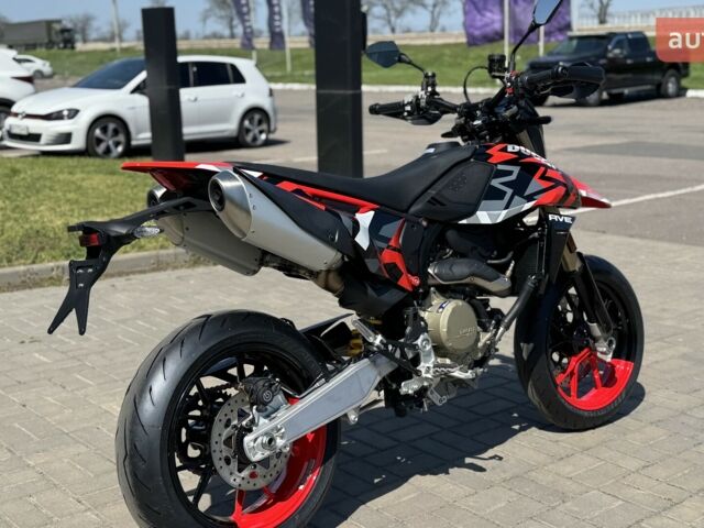 Дукати Hypermotard 698, объемом двигателя 0.66 л и пробегом 0 тыс. км за 18079 $, фото 4 на Automoto.ua