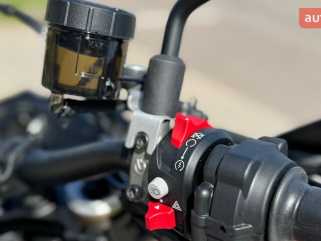 Дукати Hypermotard 698, объемом двигателя 0.66 л и пробегом 0 тыс. км за 18079 $, фото 18 на Automoto.ua