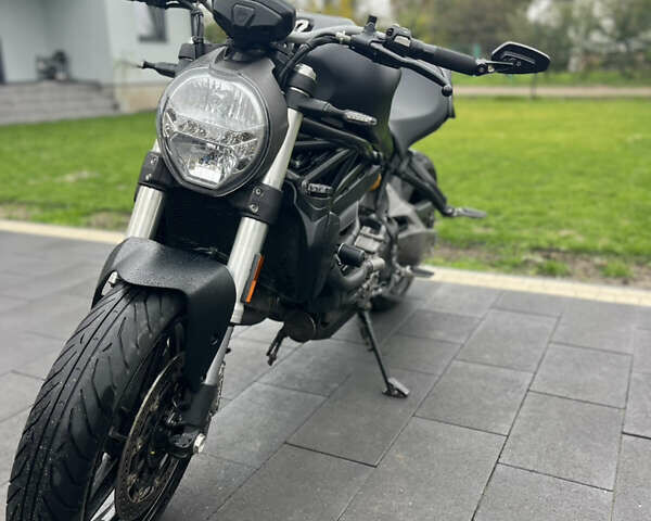 Черный Дукати Monster 821, объемом двигателя 0.82 л и пробегом 28 тыс. км за 8900 $, фото 3 на Automoto.ua