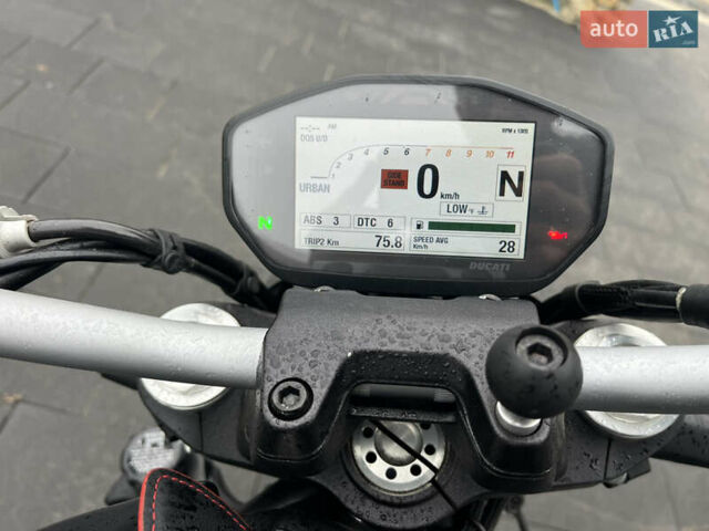 Черный Дукати Monster 821, объемом двигателя 0.82 л и пробегом 28 тыс. км за 8900 $, фото 13 на Automoto.ua