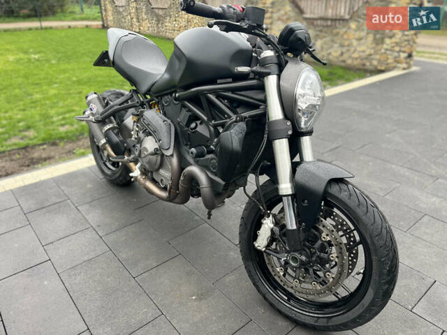 Черный Дукати Monster 821, объемом двигателя 0.82 л и пробегом 28 тыс. км за 8900 $, фото 5 на Automoto.ua