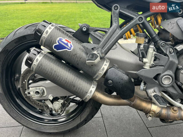 Черный Дукати Monster 821, объемом двигателя 0.82 л и пробегом 28 тыс. км за 8900 $, фото 7 на Automoto.ua