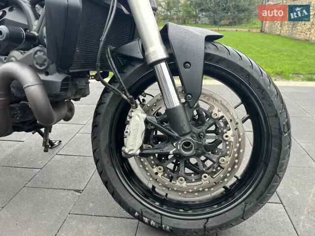 Черный Дукати Monster 821, объемом двигателя 0.82 л и пробегом 28 тыс. км за 8900 $, фото 9 на Automoto.ua