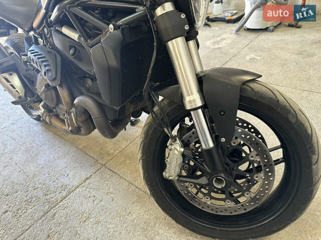 Дукати Monster 821, объемом двигателя 0.85 л и пробегом 12 тыс. км за 7800 $, фото 6 на Automoto.ua