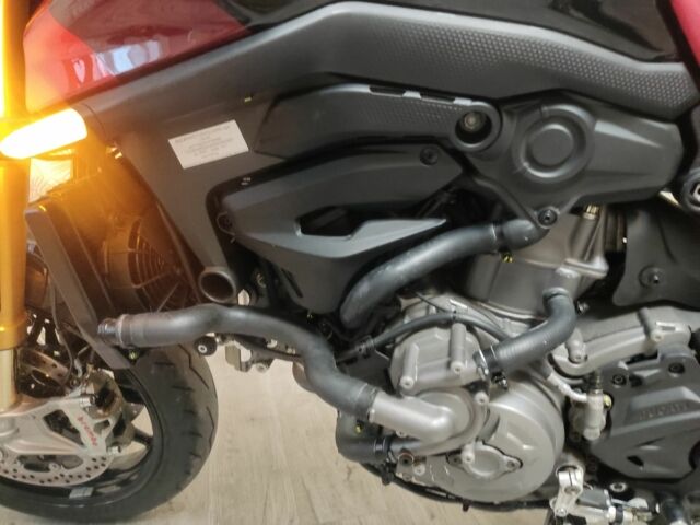 Дукати Monster 937, объемом двигателя 0.94 л и пробегом 0 тыс. км за 4900 $, фото 6 на Automoto.ua