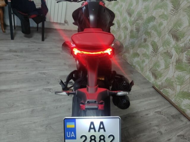 Дукати Monster 937, объемом двигателя 0.94 л и пробегом 0 тыс. км за 4900 $, фото 2 на Automoto.ua