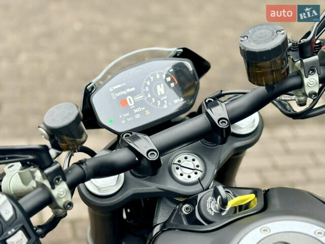 Дукати Monster Plus 937, объемом двигателя 0.9 л и пробегом 3 тыс. км за 9999 $, фото 9 на Automoto.ua