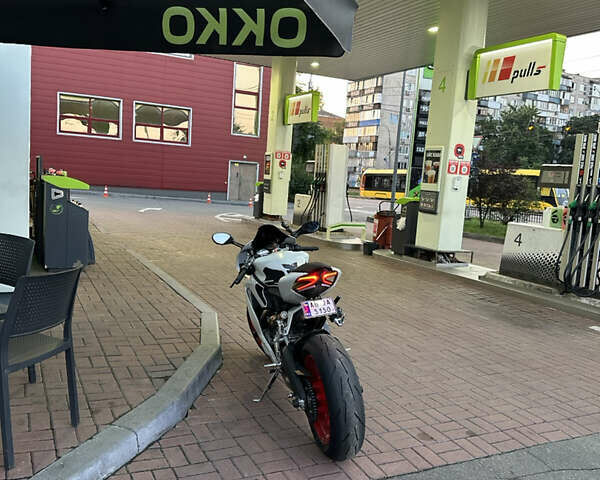 Білий Дукаті Panigale 959, об'ємом двигуна 0.96 л та пробігом 12 тис. км за 13000 $, фото 3 на Automoto.ua