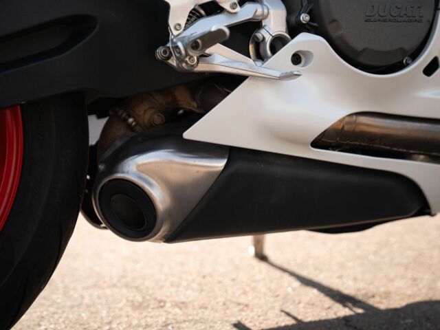 Дукати Panigale 959, объемом двигателя 0 л и пробегом 0 тыс. км за 14000 $, фото 9 на Automoto.ua