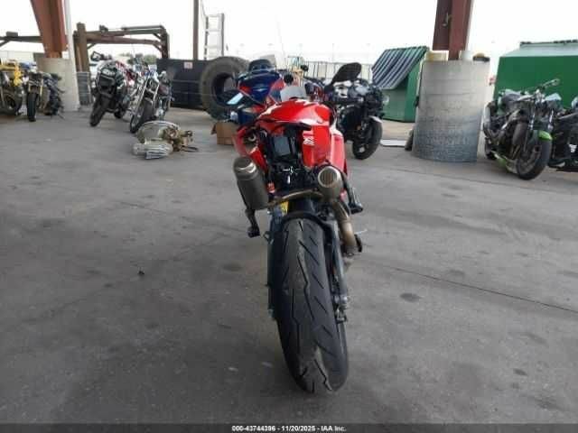 Дукаті Panigale V2, об'ємом двигуна 1 л та пробігом 0 тис. км за 7000 $, фото 5 на Automoto.ua