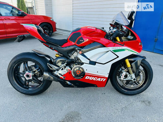 Красный Дукати Panigale V4S, объемом двигателя 1.1 л и пробегом 3 тыс. км за 39900 $, фото 6 на Automoto.ua